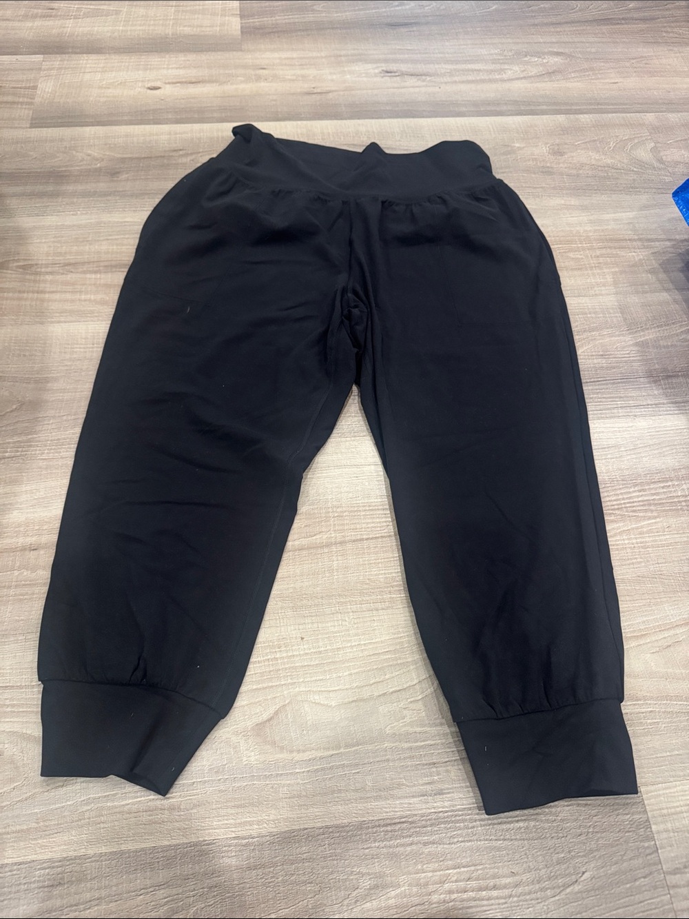 Athleta Salutation Crop Jogger